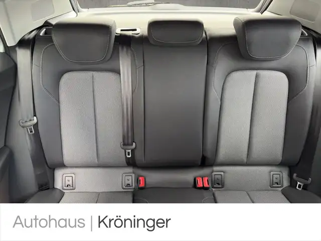 Audi Q2 view 10