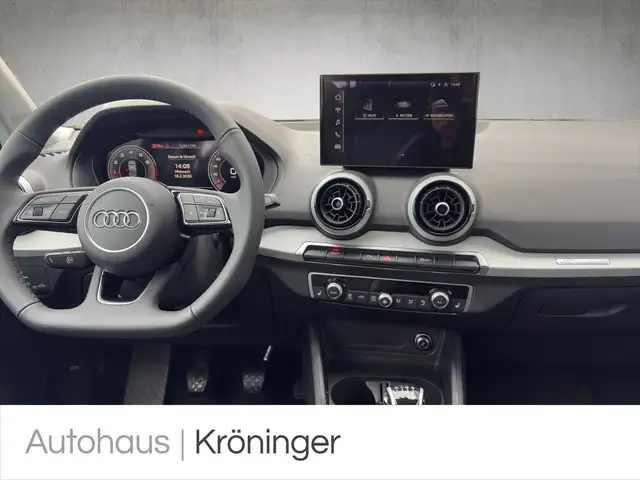 Audi Q2 view 13