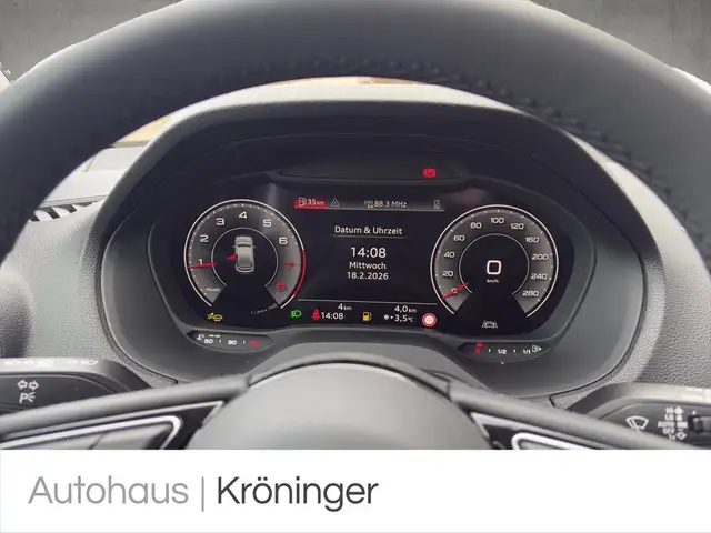 Audi Q2 view 12