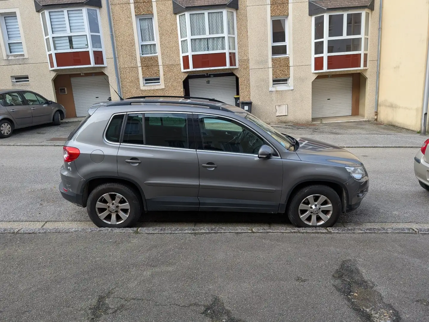 Volkswagen Tiguan 2.0 TDI 140 FAP Track & Field 4Motion - 2