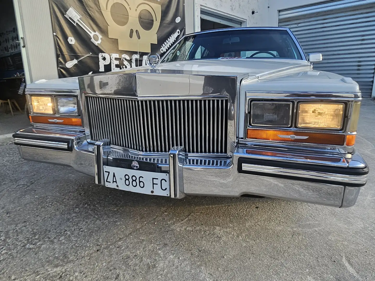 Cadillac Brougham - 2
