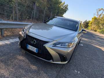 ES 300h 2.5 Executive cvt