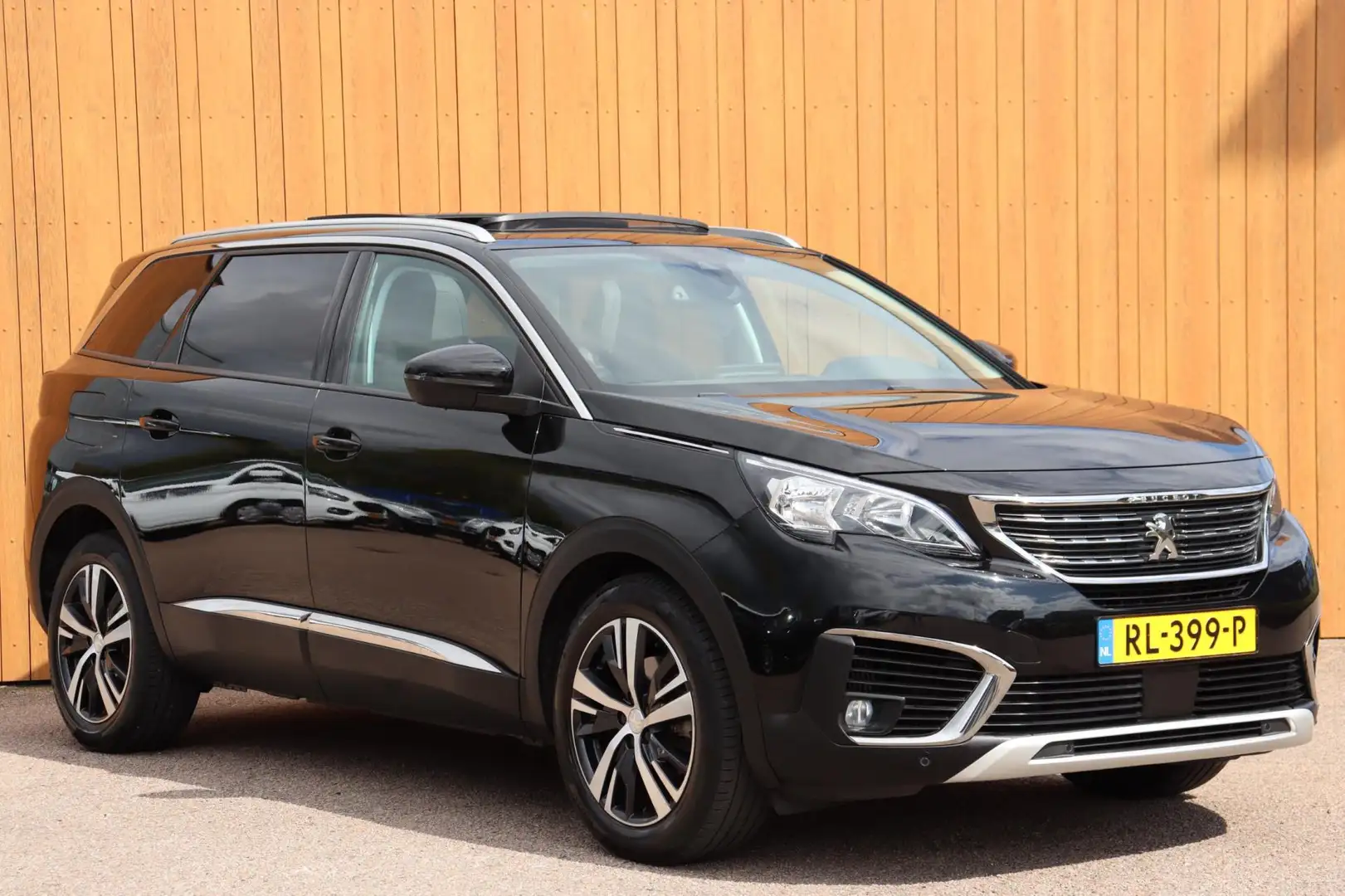 Peugeot 5008 1.6 e-THP Allure 7-persoons 1ste eigenaar org. NL- Black - 2