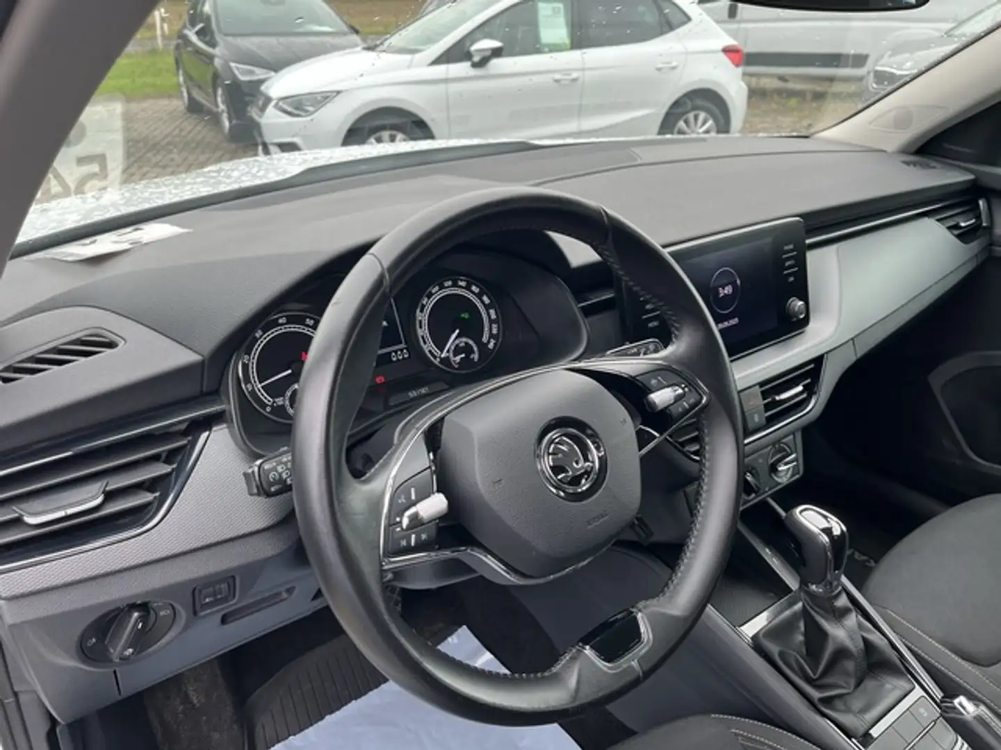 Skoda Kamiq 1,0 TSI DSG Ambition + Sitzheizung + PDC + Klima Blanc - 2