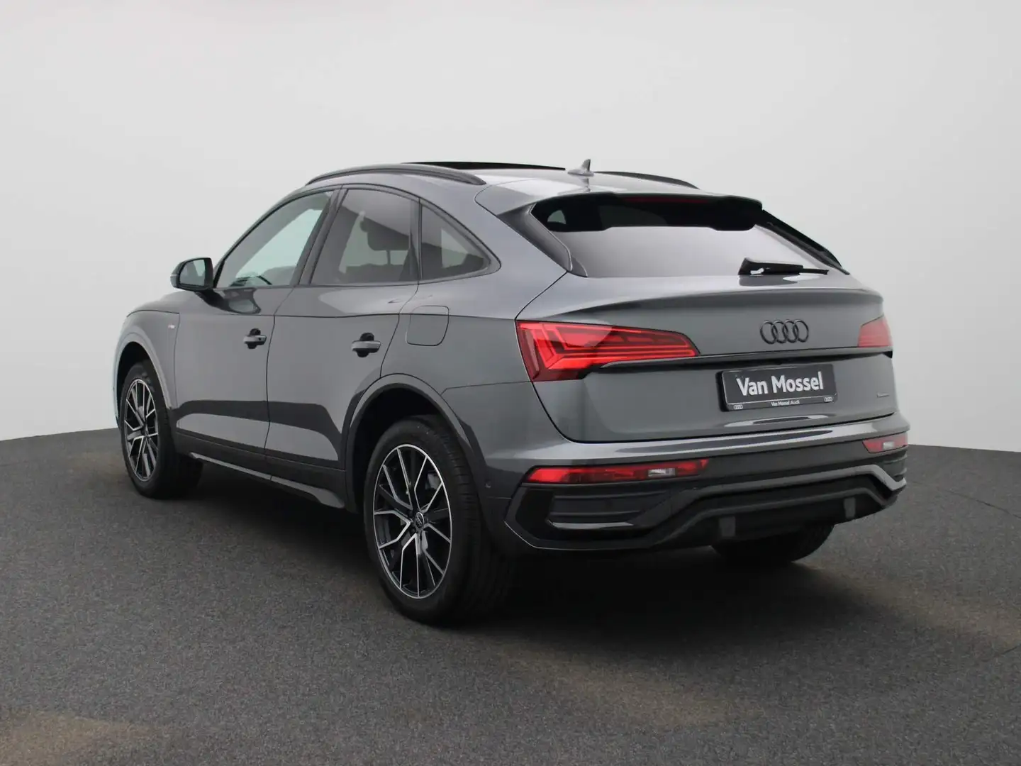 Audi Q5 Sportback 55 TFSI e S edition Competition 367 PK | Grijs - 2