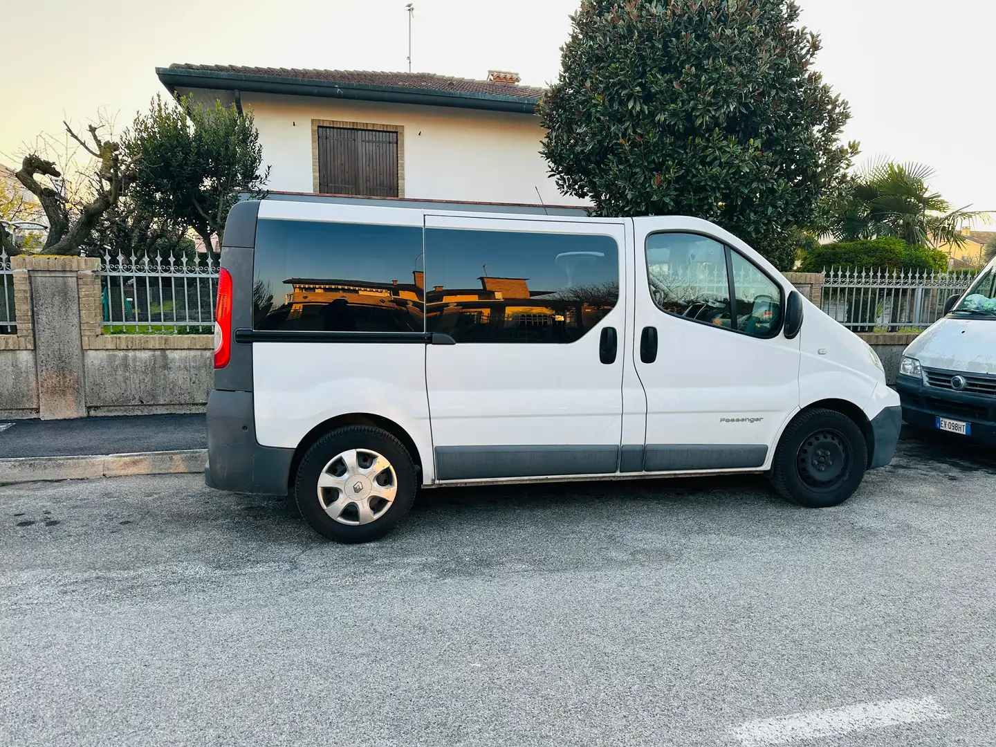 Renault Trafic 9 posti Білий - 1