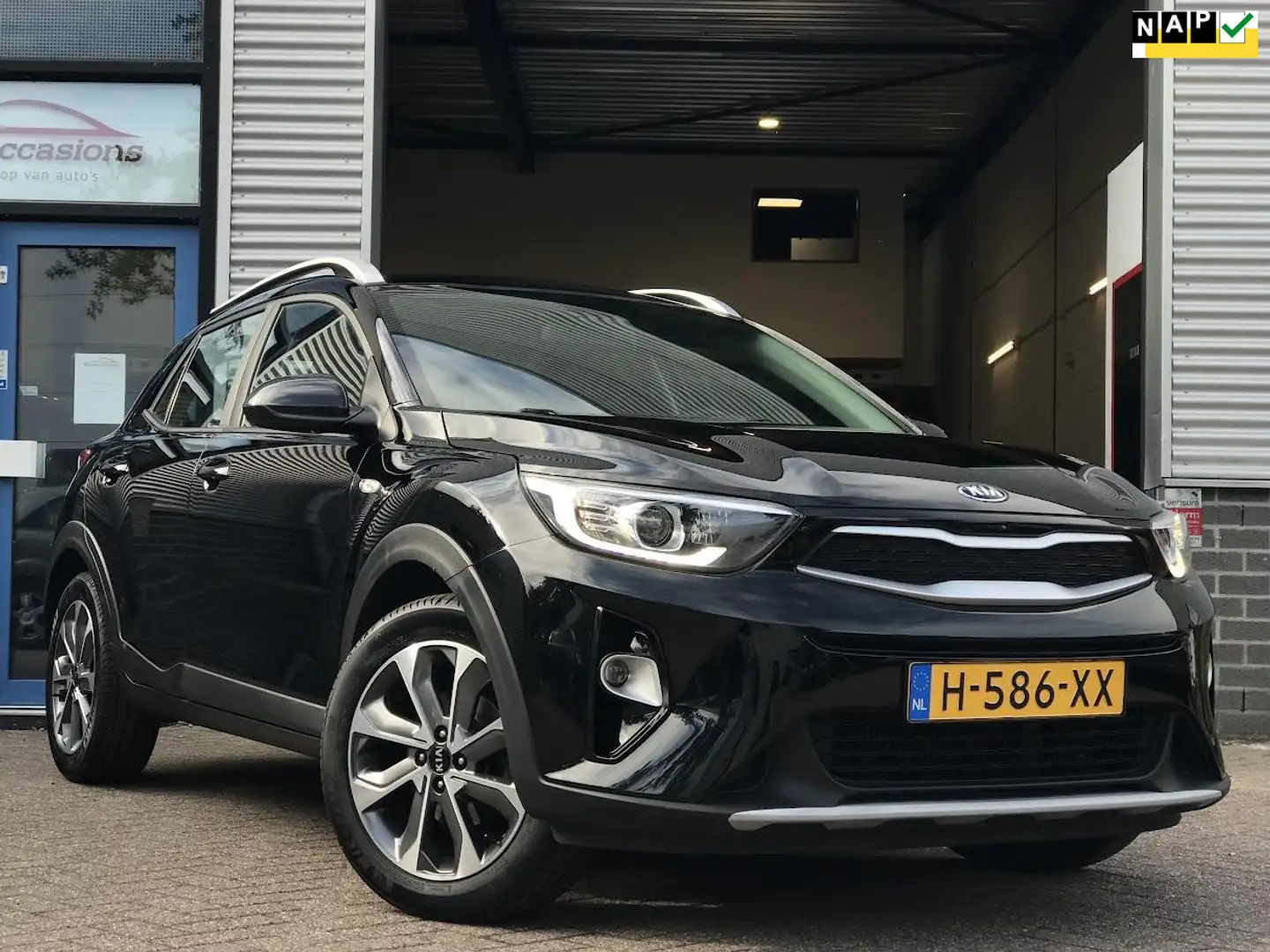 Kia Stonic 1.0 T-GDi DynamicLine|Navi|Camera|Cruise|PDC|DAB+ Zwart - 1