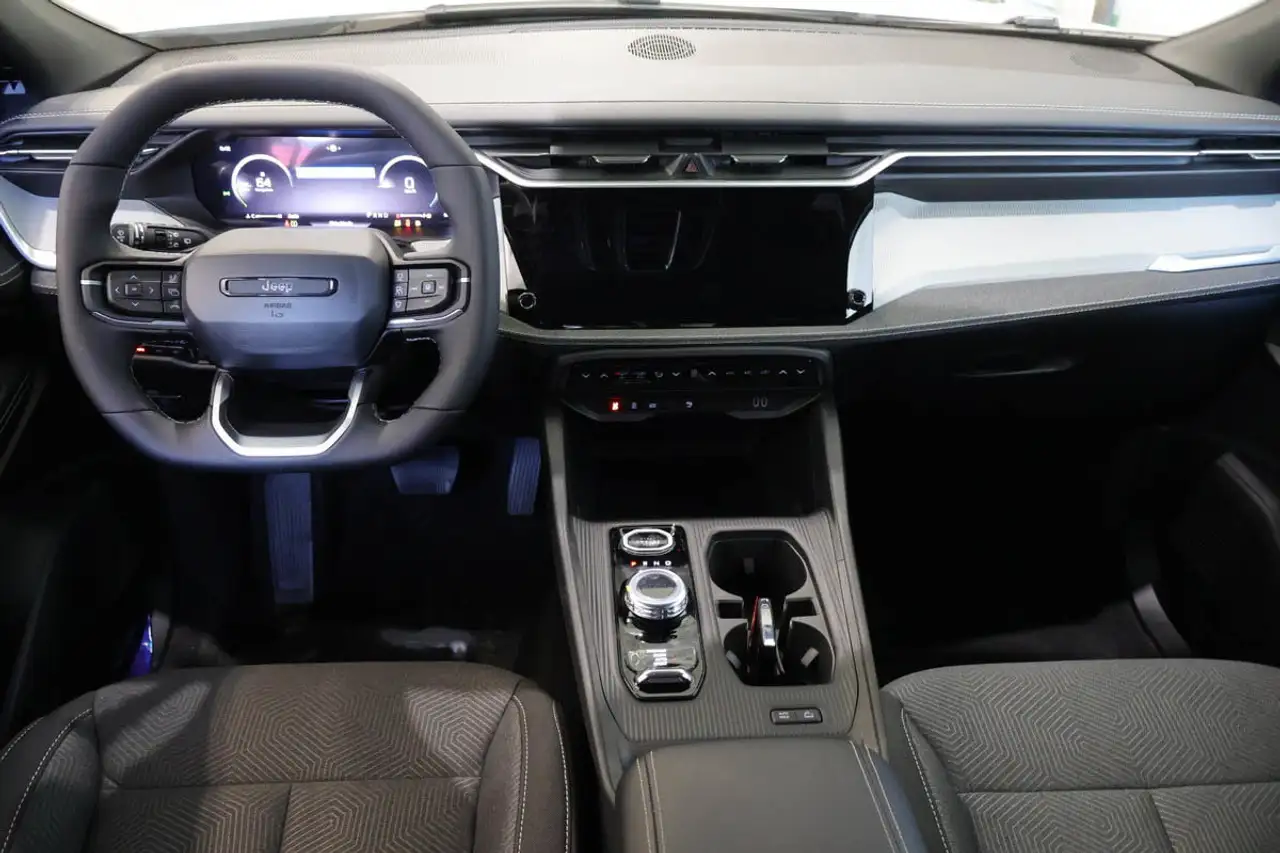 Jeep Cherokee снимка Jeep Cherokee