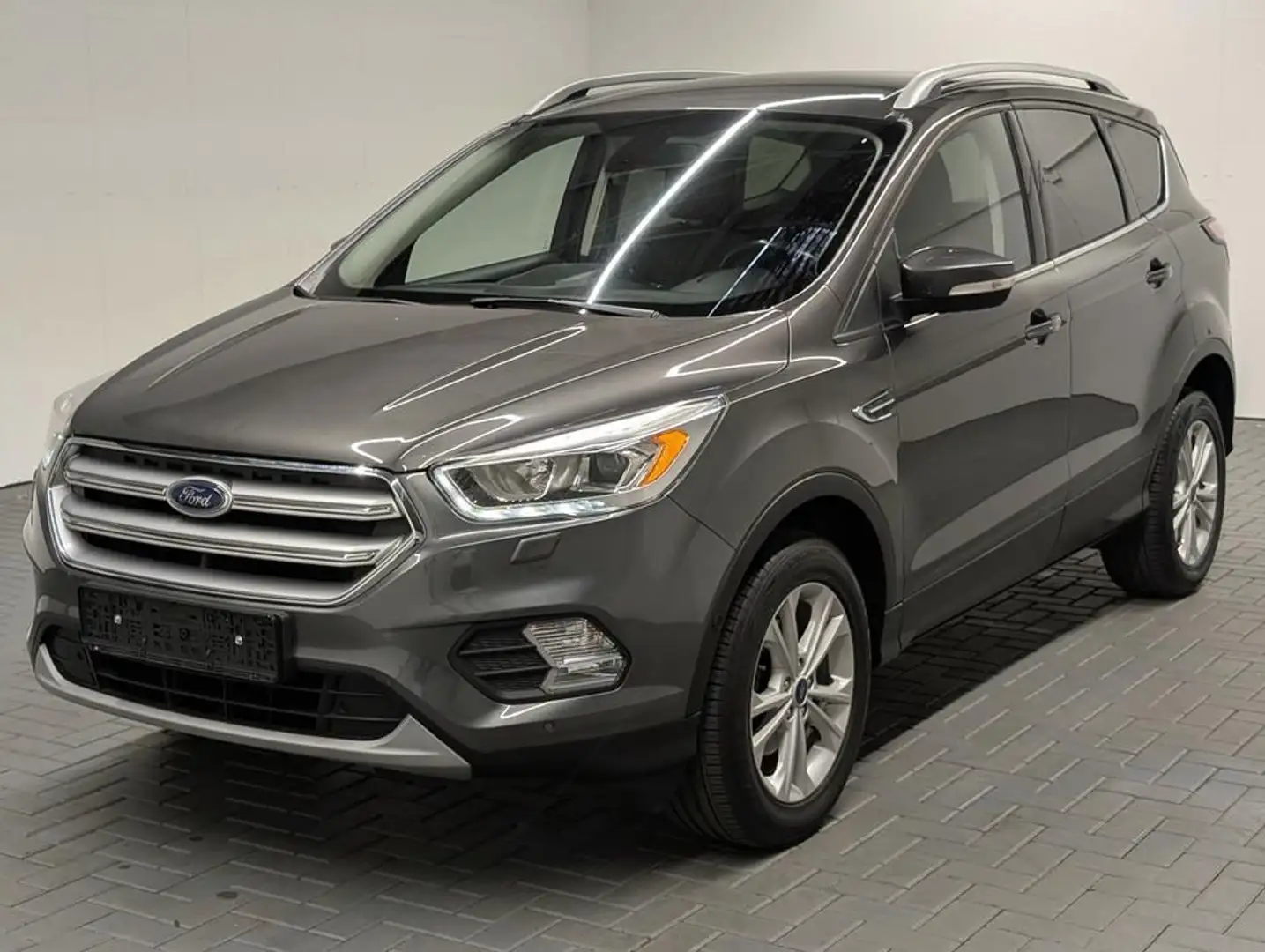 Ford Kuga Titanium Für Gewerbe, Ex-/Import Gris - 1