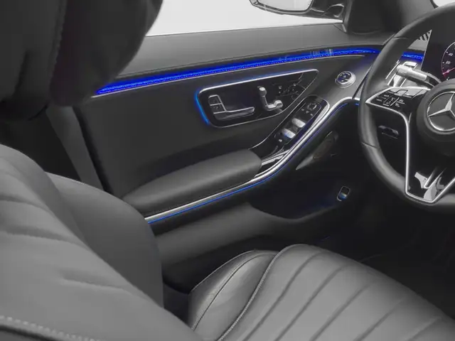 Mercedes-Benz S-Class view 22
