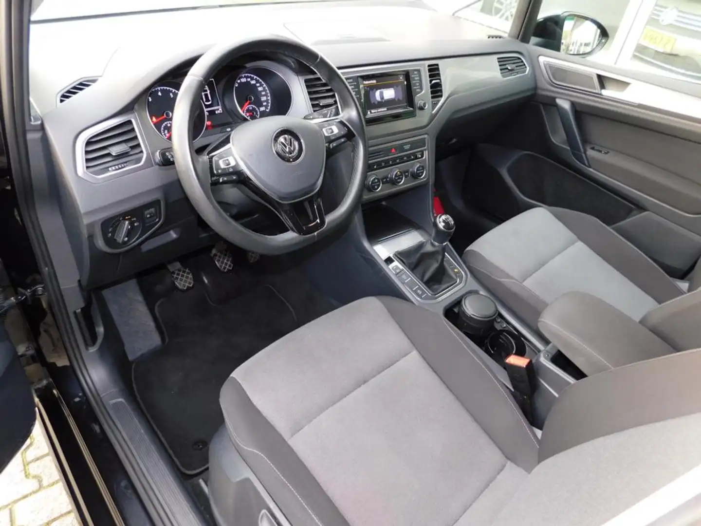 Volkswagen Golf Sportsvan 1.2TSI 110PK! All-in Prijs! Trekhaak! Zwart - 2