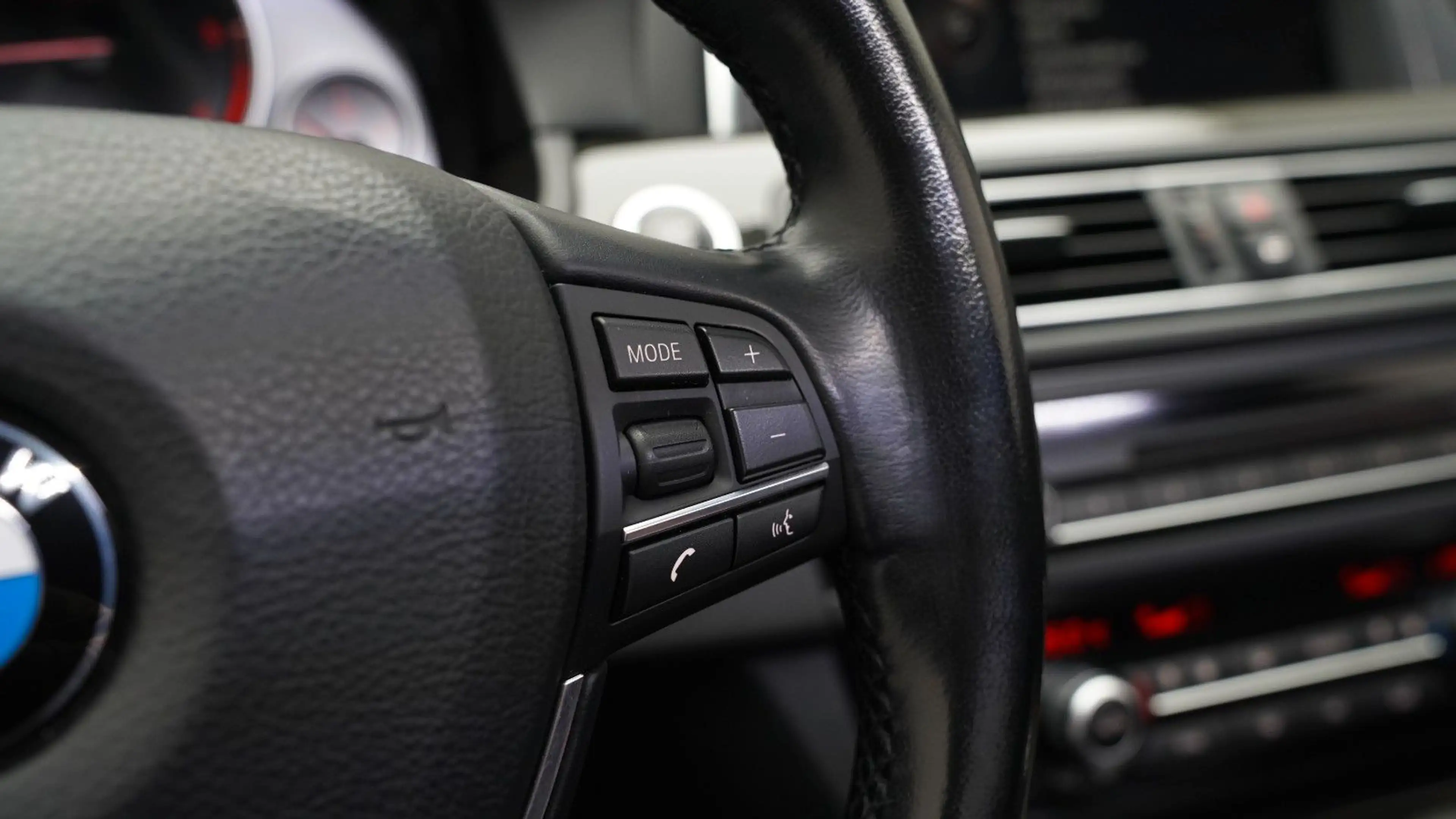 BMW 525 d Touring *KAMERA*HUD*NAVI*STANDHEIZ*LHZ*SHZ* — photo 12