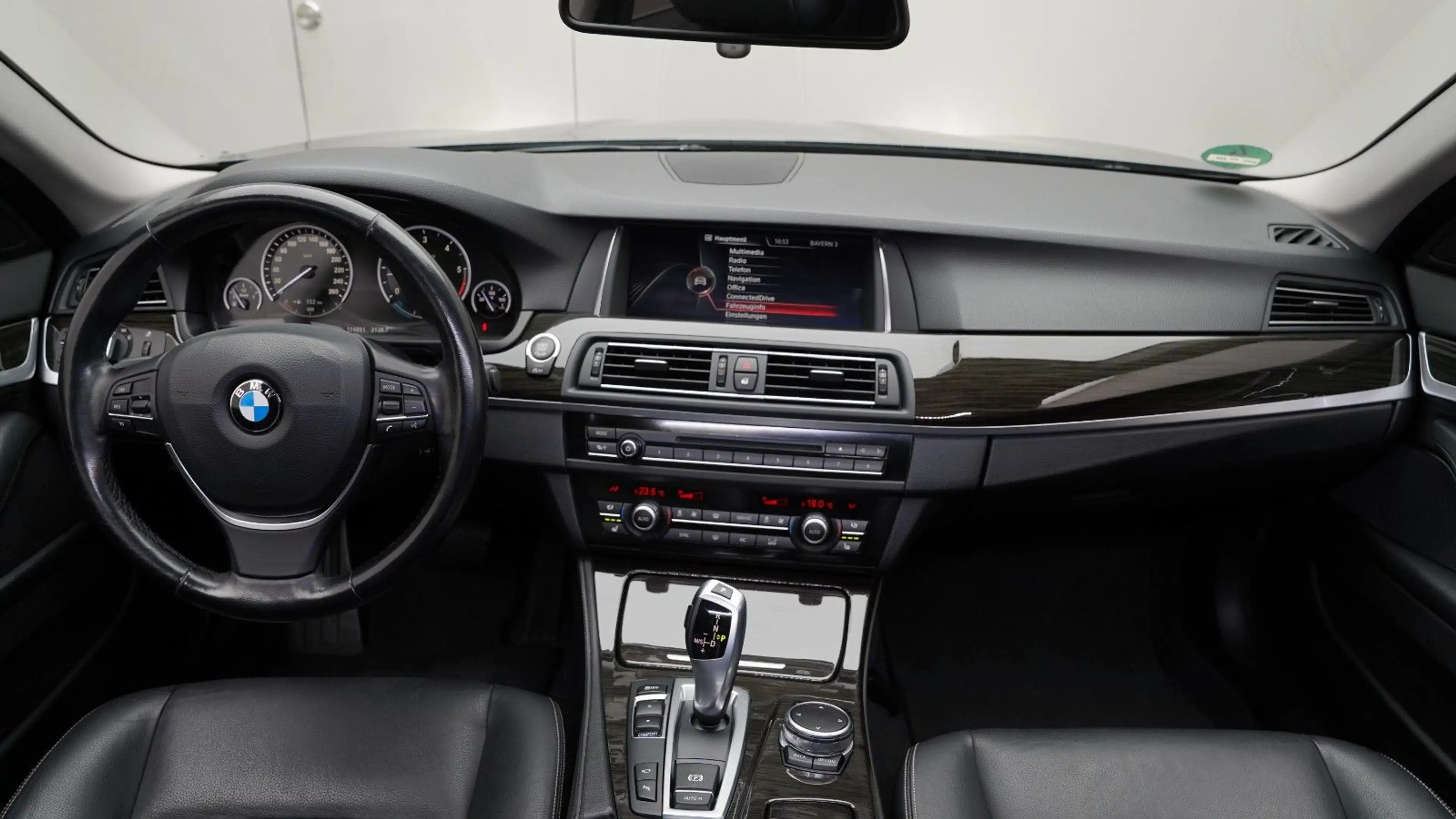 BMW 525 d Touring *KAMERA*HUD*NAVI*STANDHEIZ*LHZ*SHZ* — photo 9