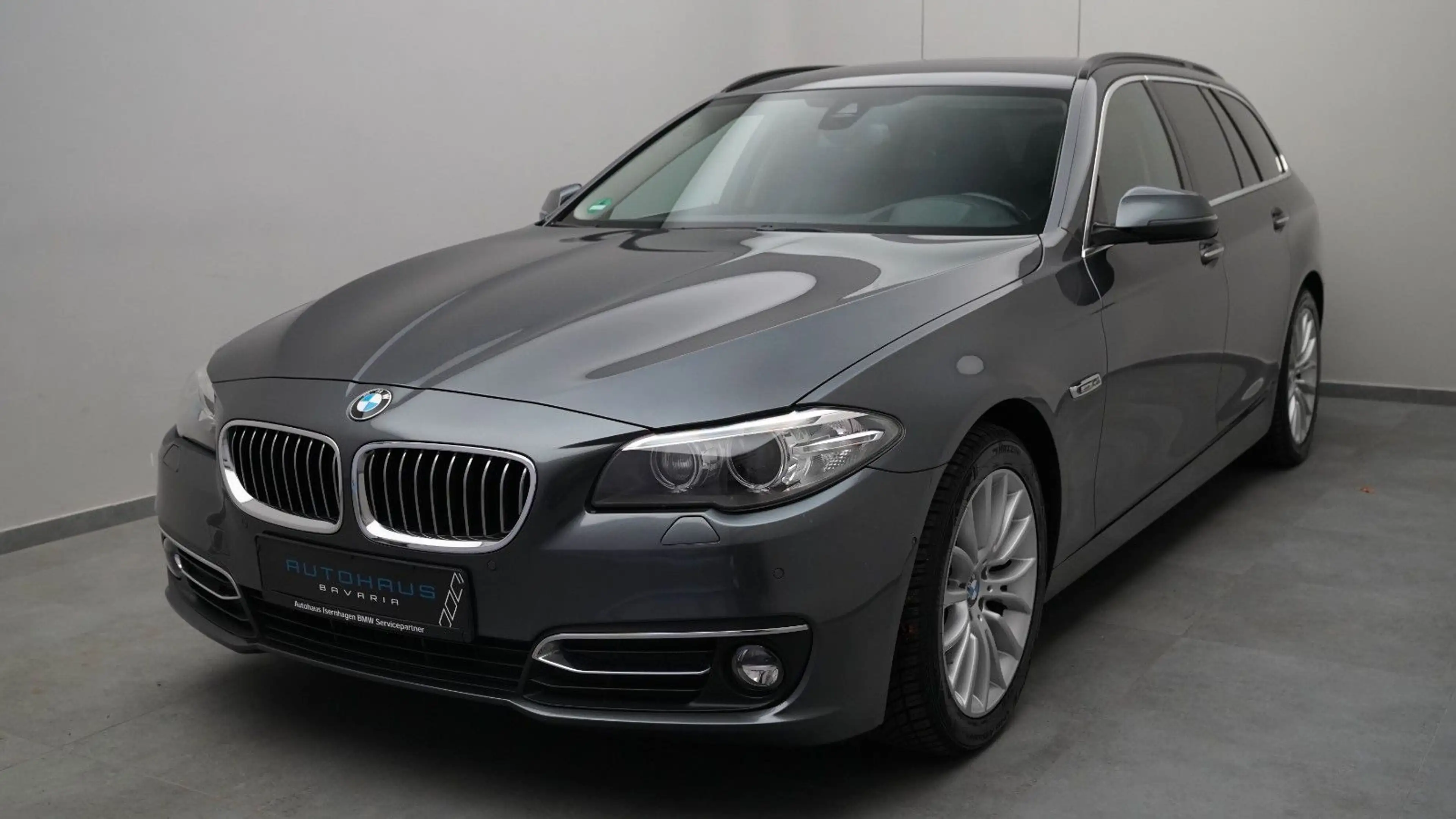 BMW 525 d Touring *KAMERA*HUD*NAVI*STANDHEIZ*LHZ*SHZ* — photo 2