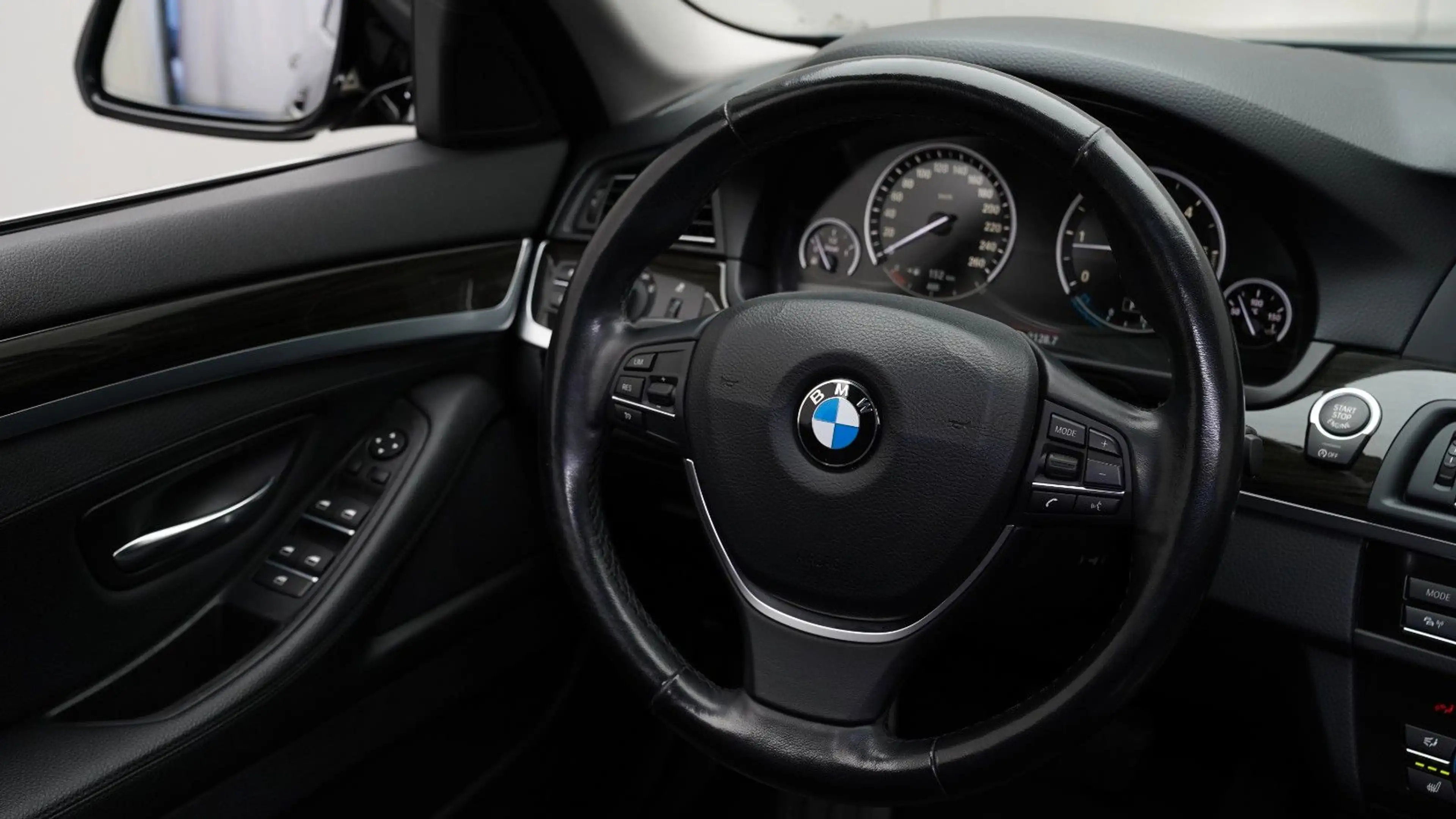 BMW 525 d Touring *KAMERA*HUD*NAVI*STANDHEIZ*LHZ*SHZ* — photo 15