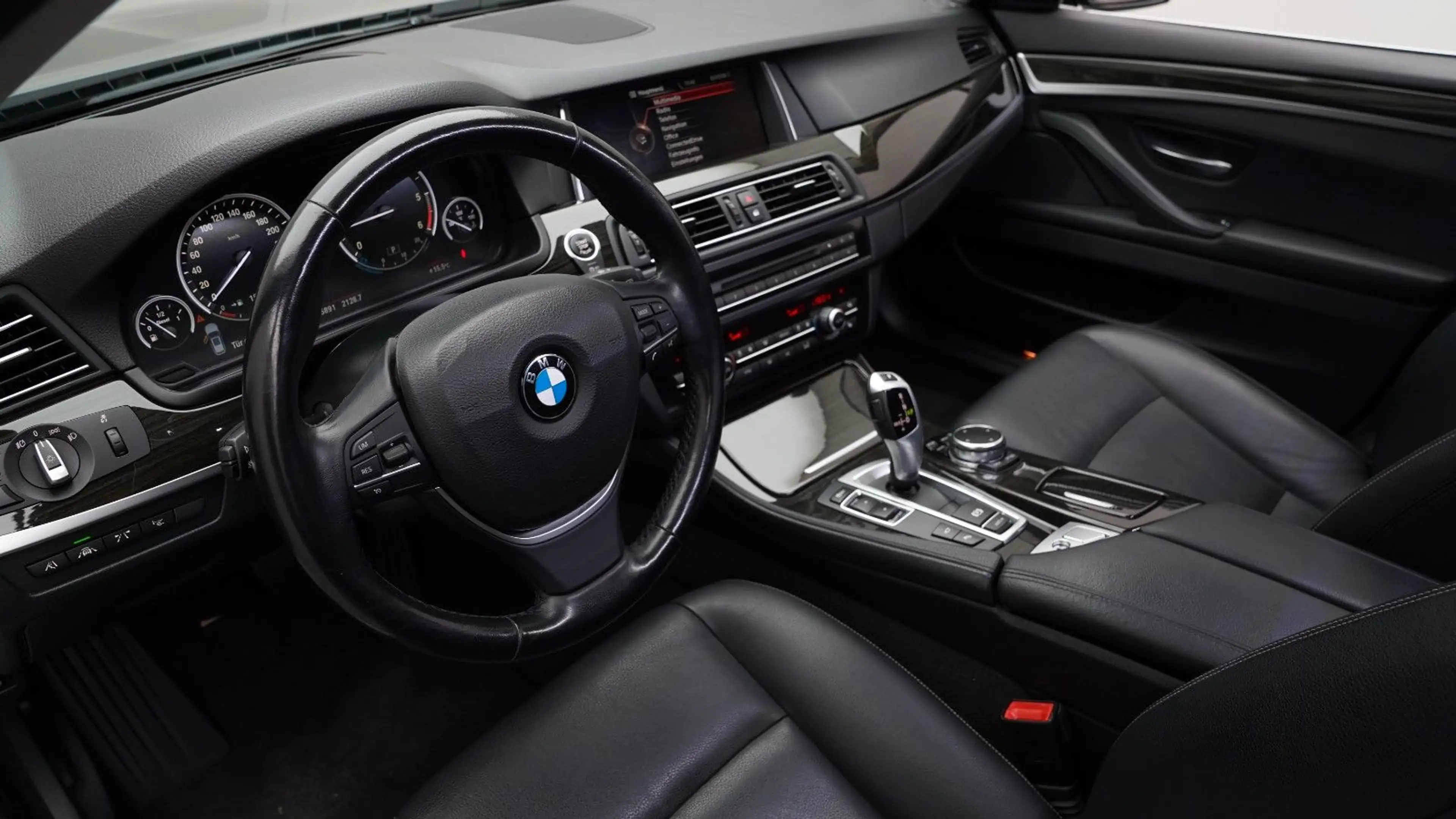 BMW 525 d Touring *KAMERA*HUD*NAVI*STANDHEIZ*LHZ*SHZ* — photo 8