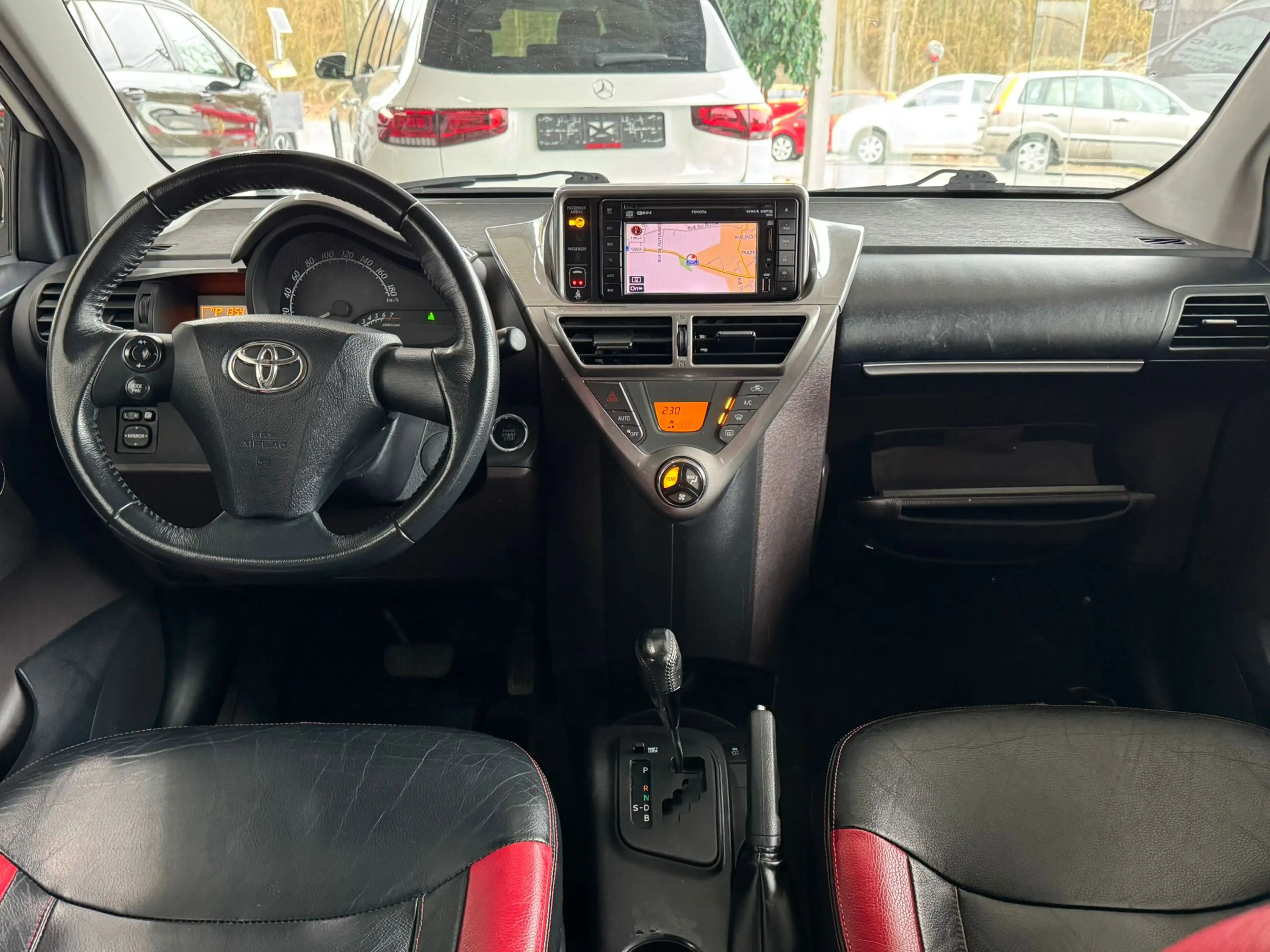 Toyota iQ 🟩1.0 ESSENCE 68CV - AUTOMATIQUE - AIRCO - GPS — photo 7