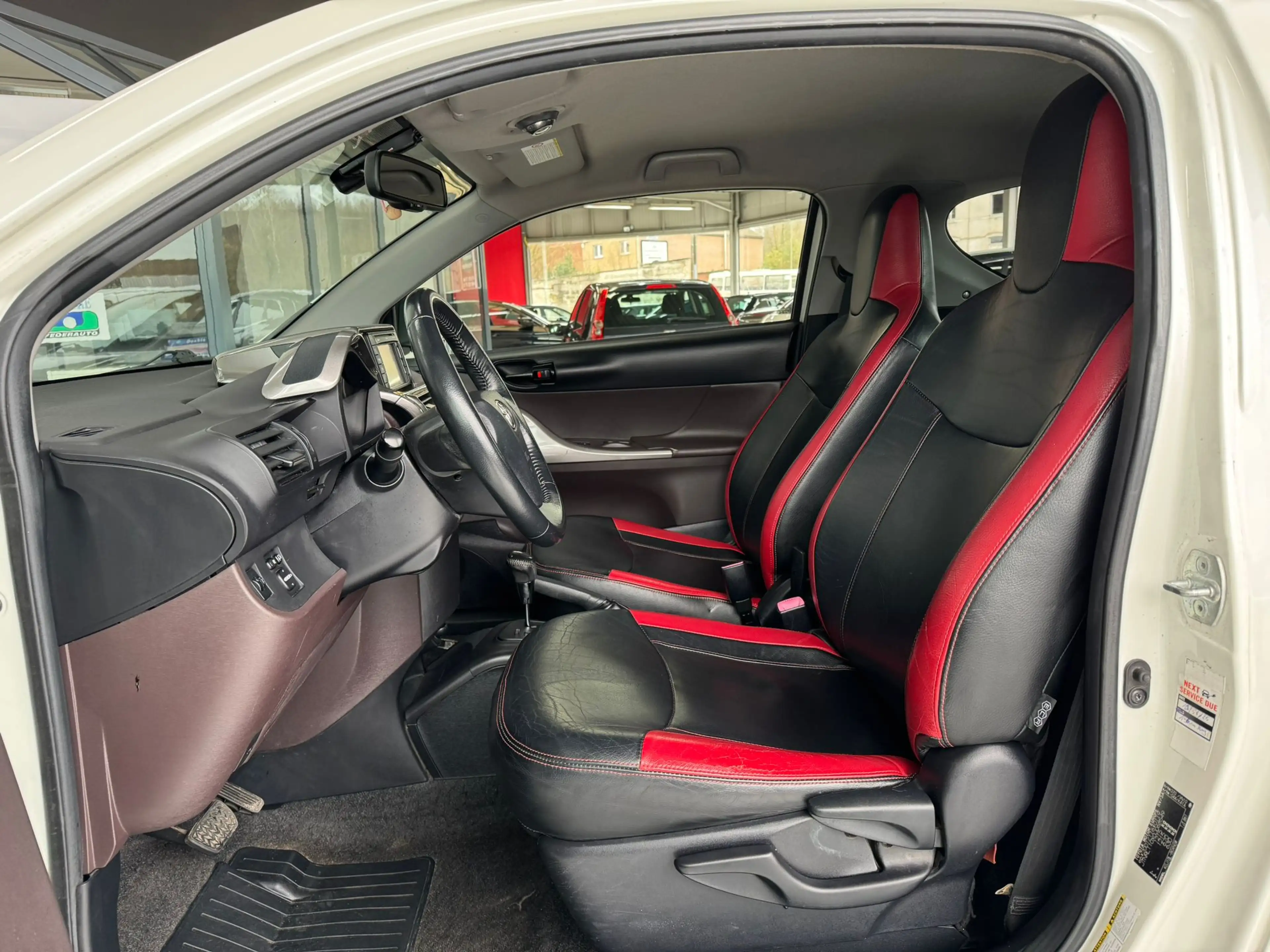 Toyota iQ 🟩1.0 ESSENCE 68CV - AUTOMATIQUE - AIRCO - GPS — photo 5