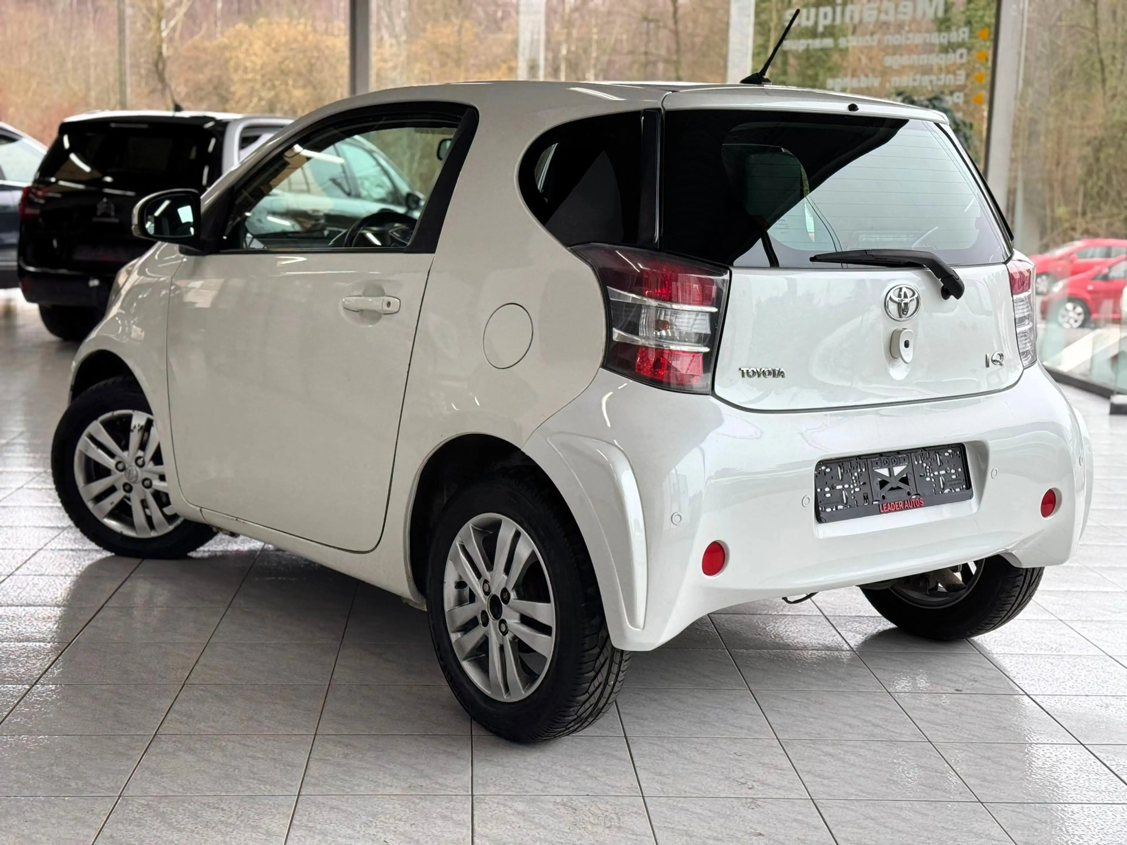 Toyota iQ 🟩1.0 ESSENCE 68CV - AUTOMATIQUE - AIRCO - GPS — photo 3