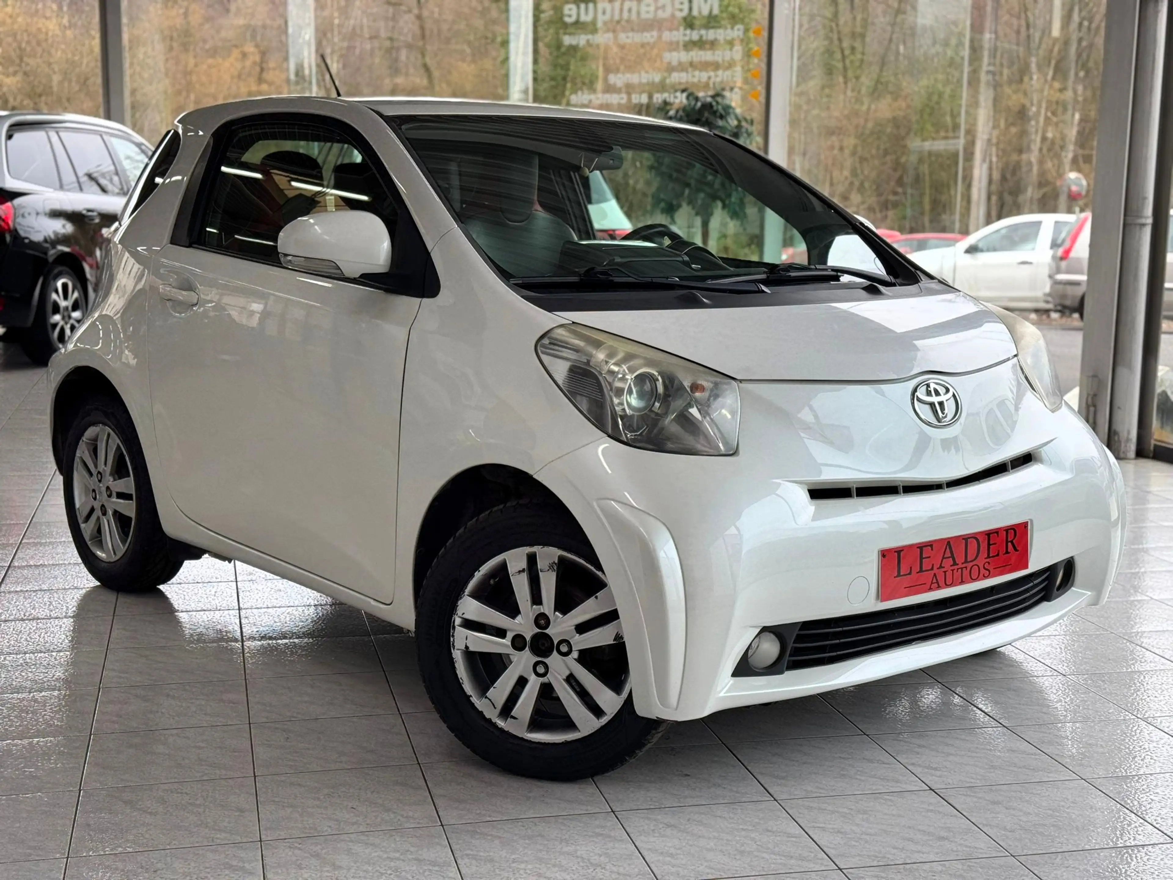 Toyota iQ 🟩1.0 ESSENCE 68CV - AUTOMATIQUE - AIRCO - GPS
