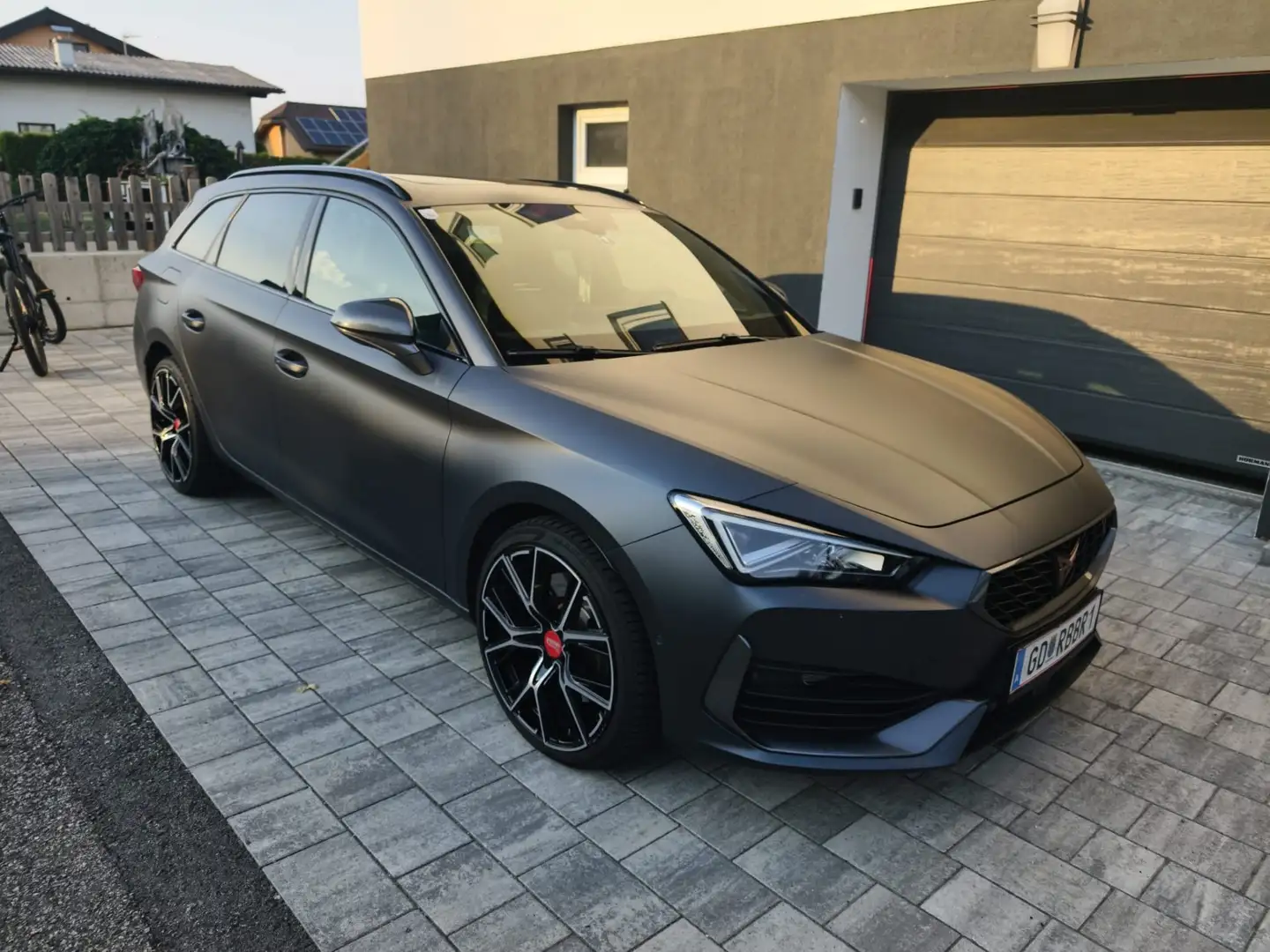 CUPRA Leon SP Kombi VZ 1,4 TSI eHybrid 245 DSG - 1