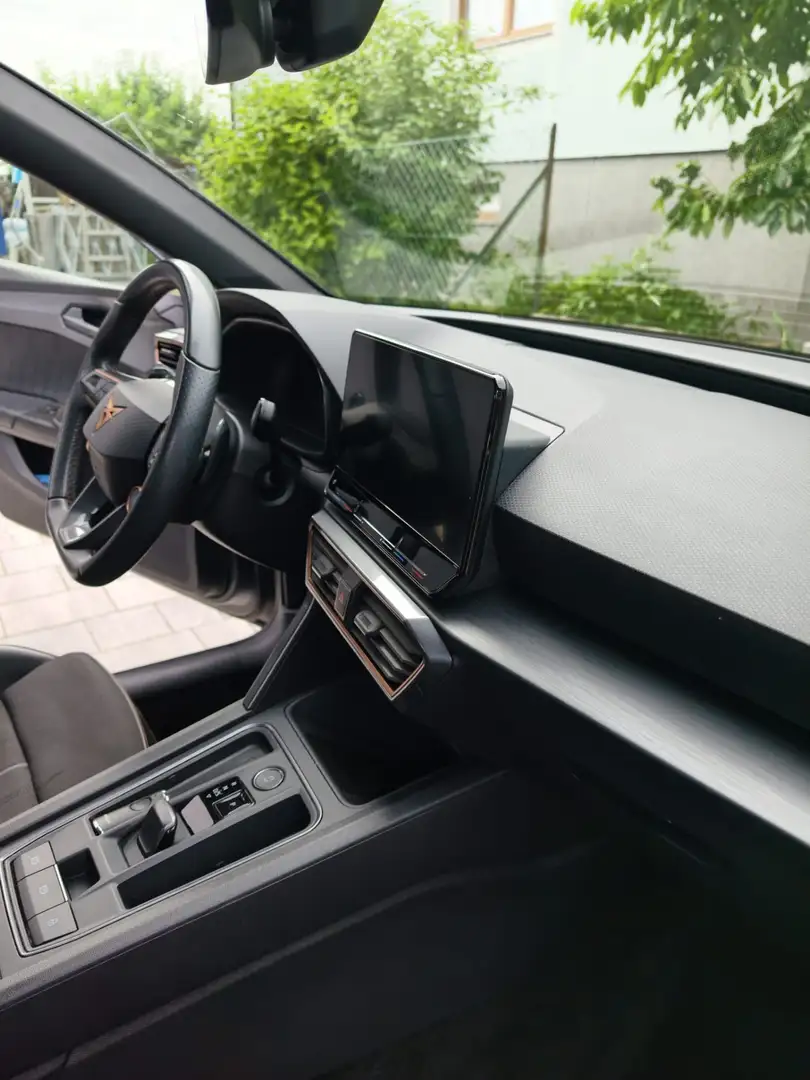 CUPRA Leon SP Kombi VZ 1,4 TSI eHybrid 245 DSG - 2