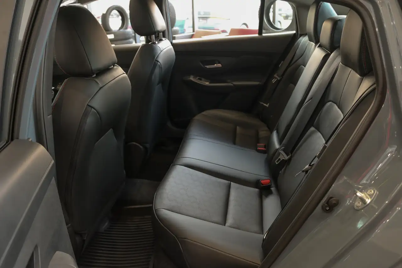 Nissan Sentra снимка Nissan Sentra