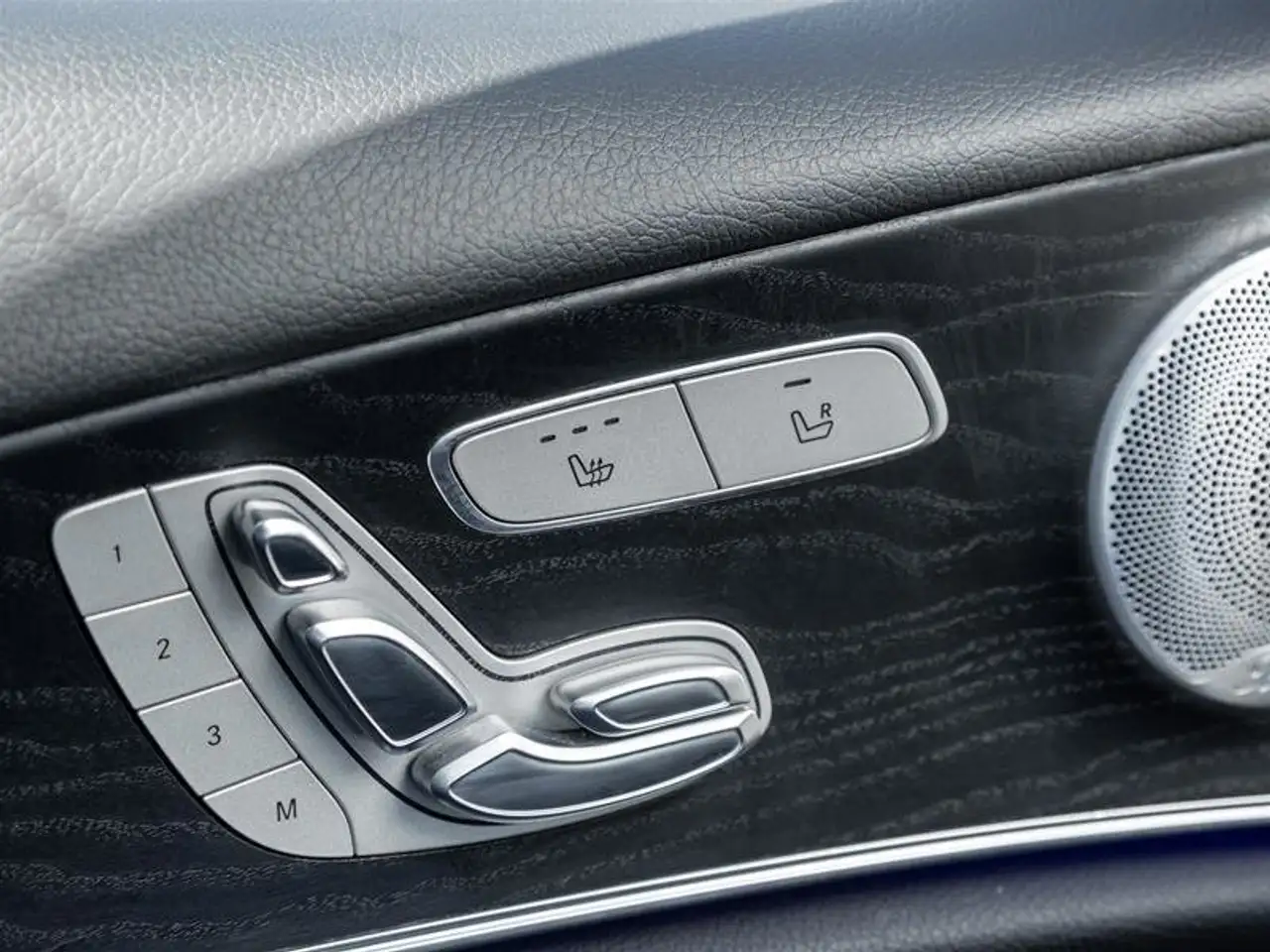Mercedes-Benz E-Class fotografie Mercedes-Benz E-Class