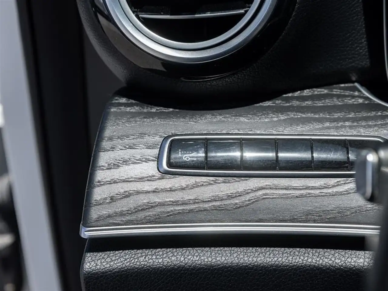 Mercedes-Benz E-Class fotografie Mercedes-Benz E-Class
