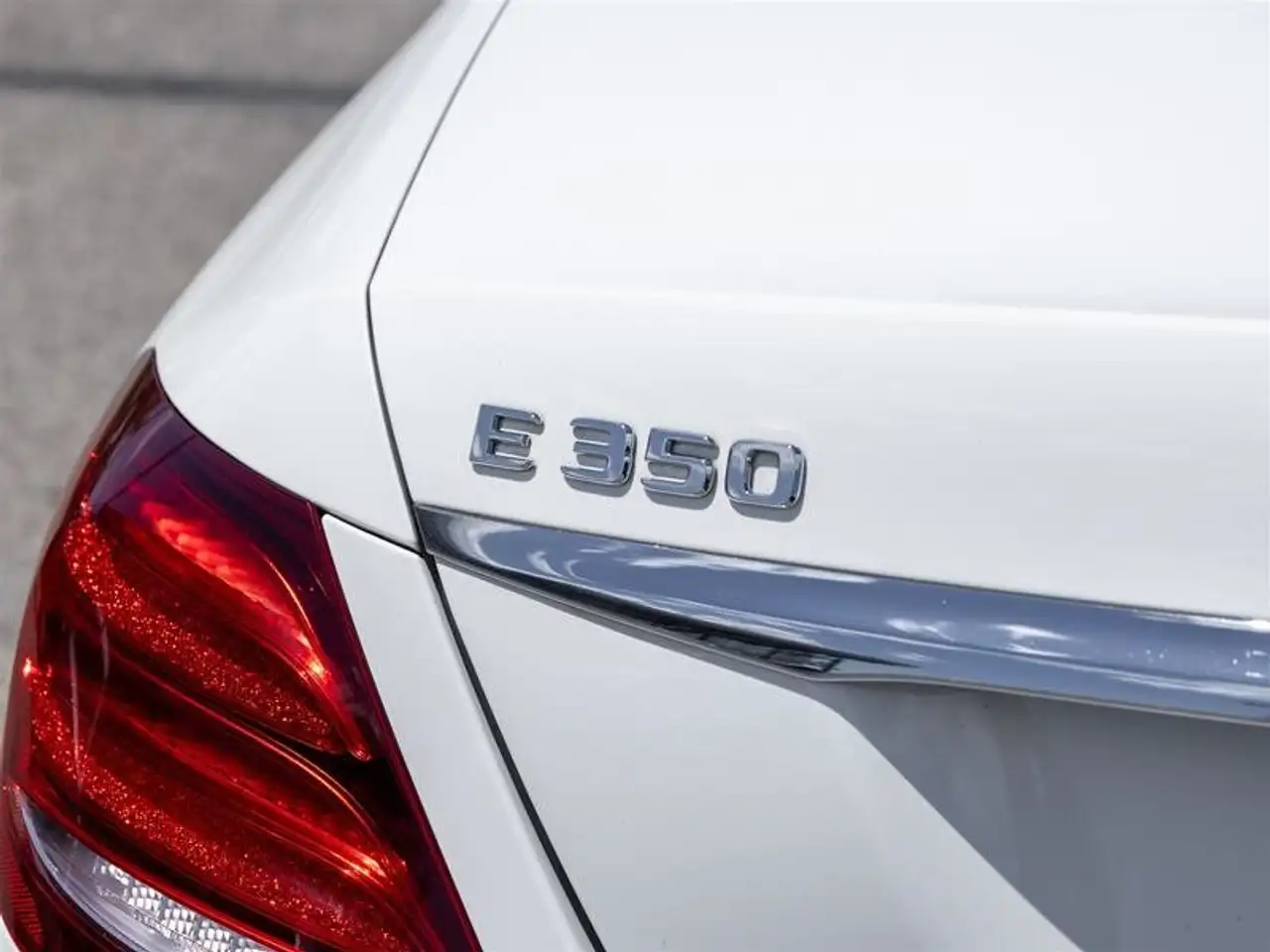 Mercedes-Benz E-Class fotografie Mercedes-Benz E-Class