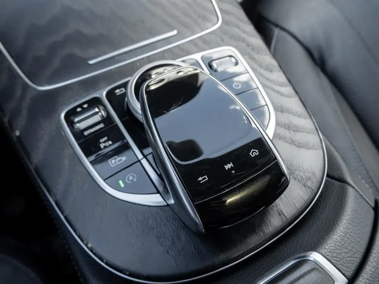 Mercedes-Benz E-Class fotografie Mercedes-Benz E-Class