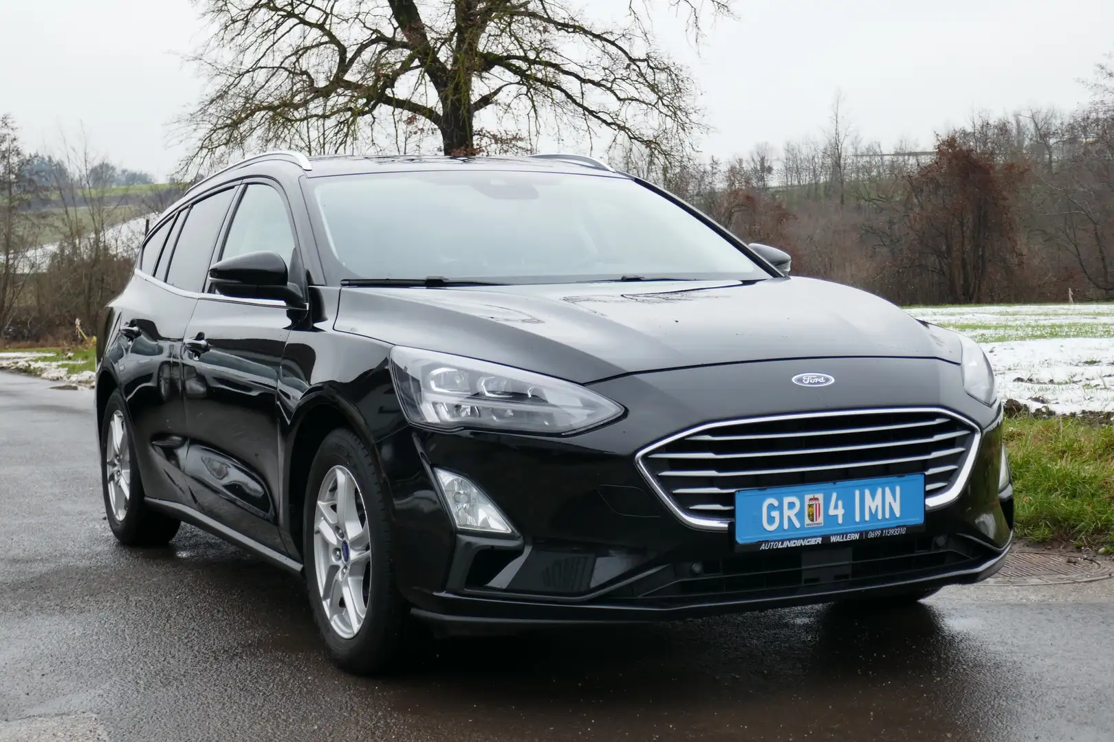 Ford Focus Cool&Connect Schwarz - 1