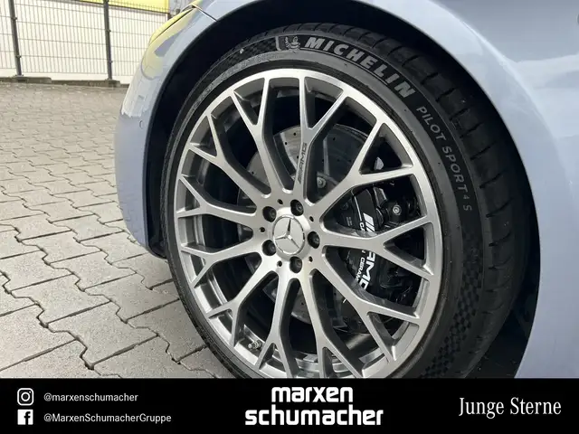 Mercedes-Benz SL view 8