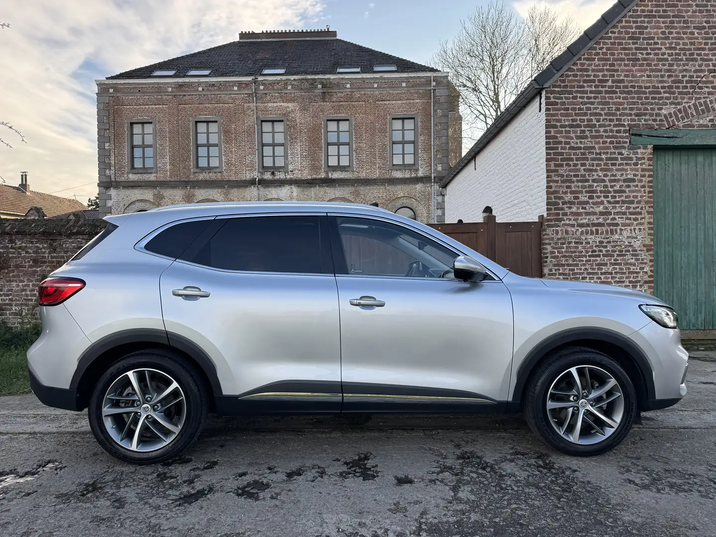MG HS HS 1.5 T-GDi Luxury DCT *PANO*CUIR*CARPLAY* Argent - 2