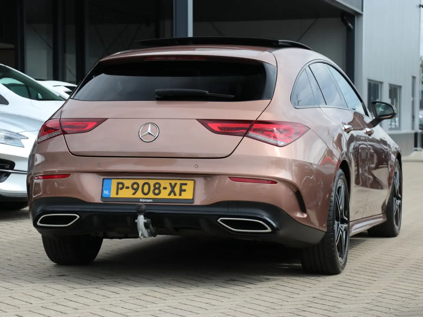 Mercedes-Benz CLA 200 Shooting Brake Business Solution AMG I Panoramdak Marrone - 2