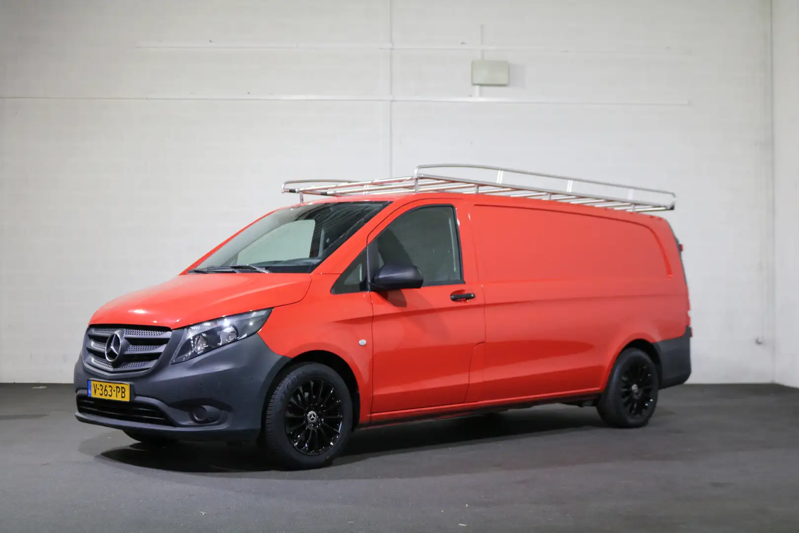 Mercedes-Benz Vito 114 CDI Extra Lang Airco Navigatie Inrichting Impe Oranje - 1