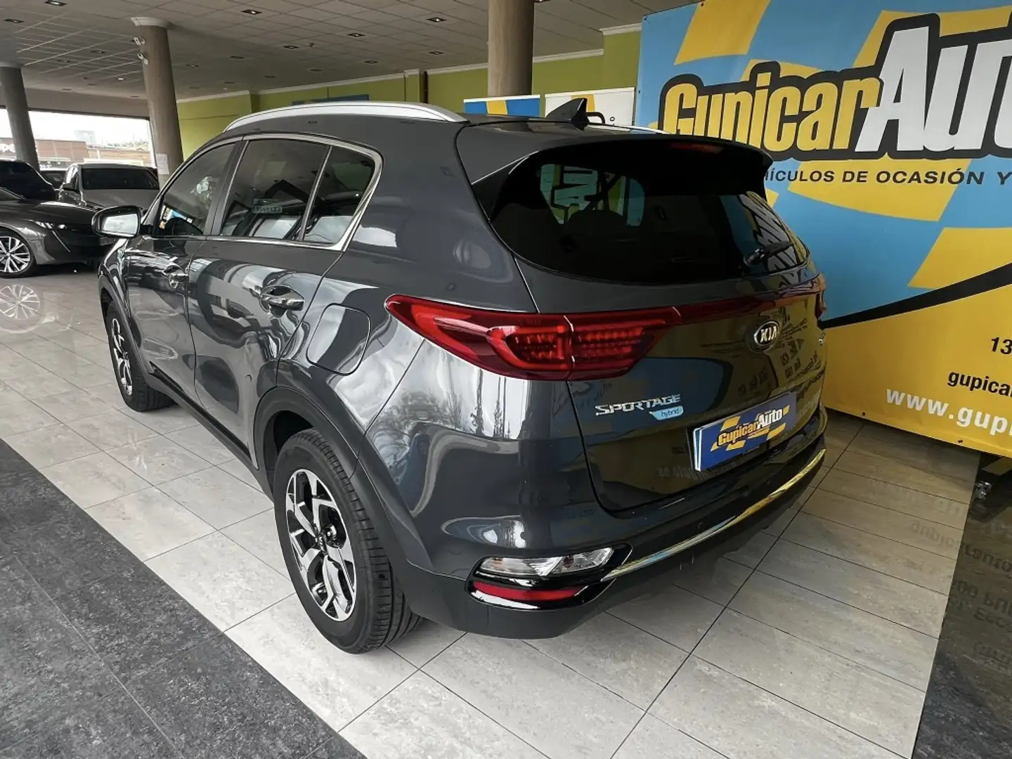 Kia Sportage 1.6 MHEV Drive Plus 4x2 136 Gris - 1