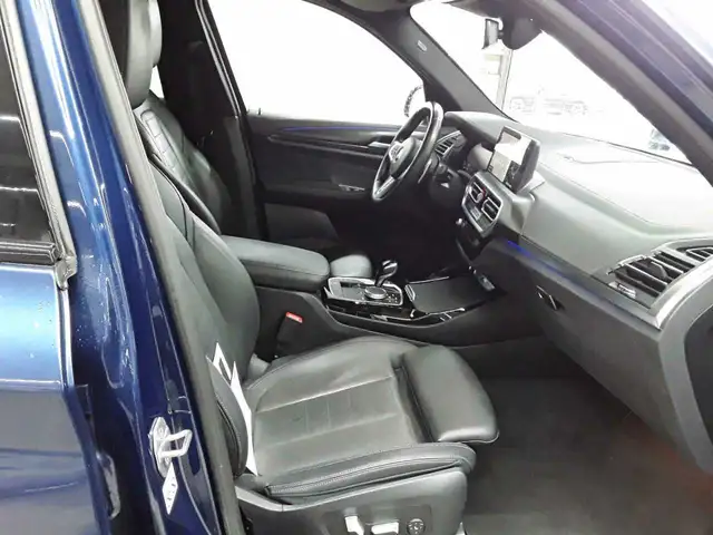 BMW X3 view 8