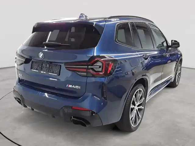 BMW X3 view 4