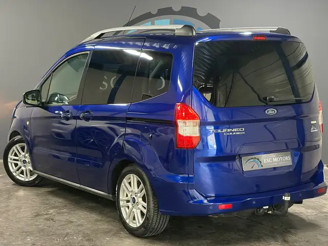 Ford Tourneo Courier view 6