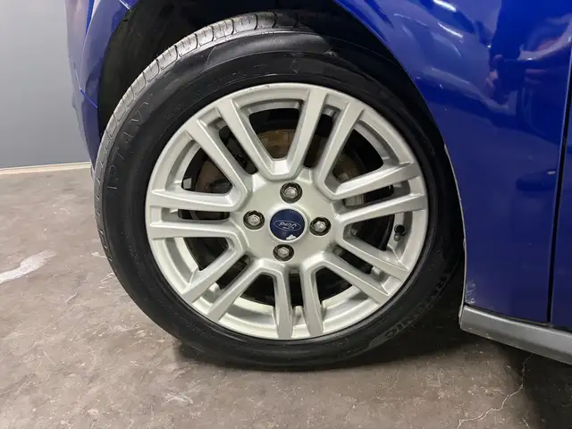 Ford Tourneo Courier view 5