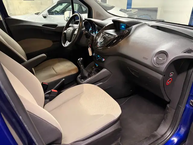 Ford Tourneo Courier view 9