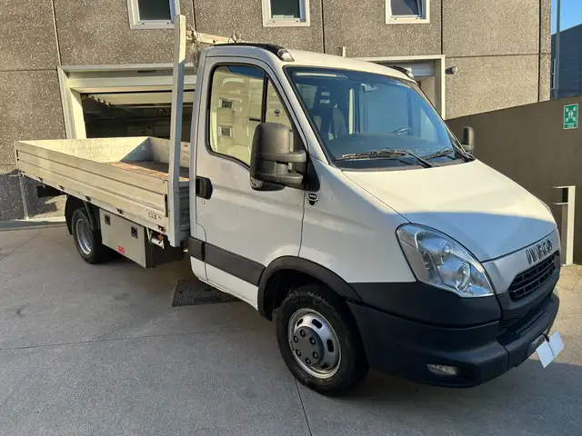 Iveco Daily 35S13 CASSONE 4.5m PREZZO + IVA!!!