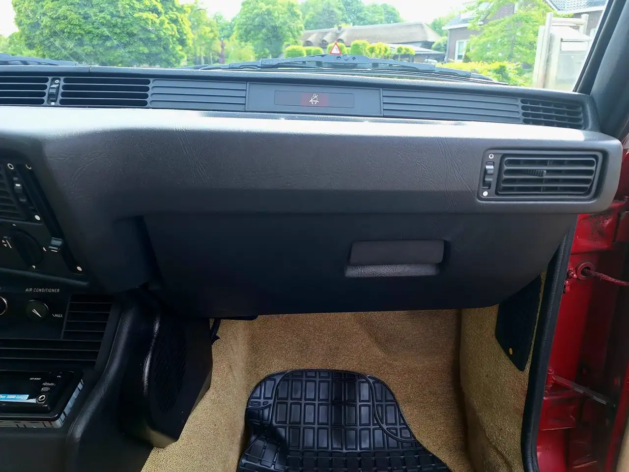 BMW 320i E21, foto 2