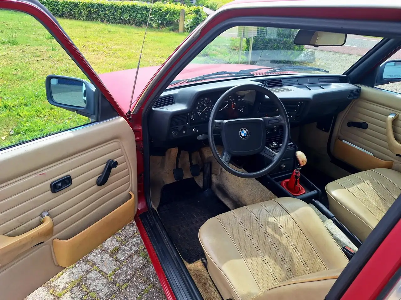 BMW 320i E21, foto 9