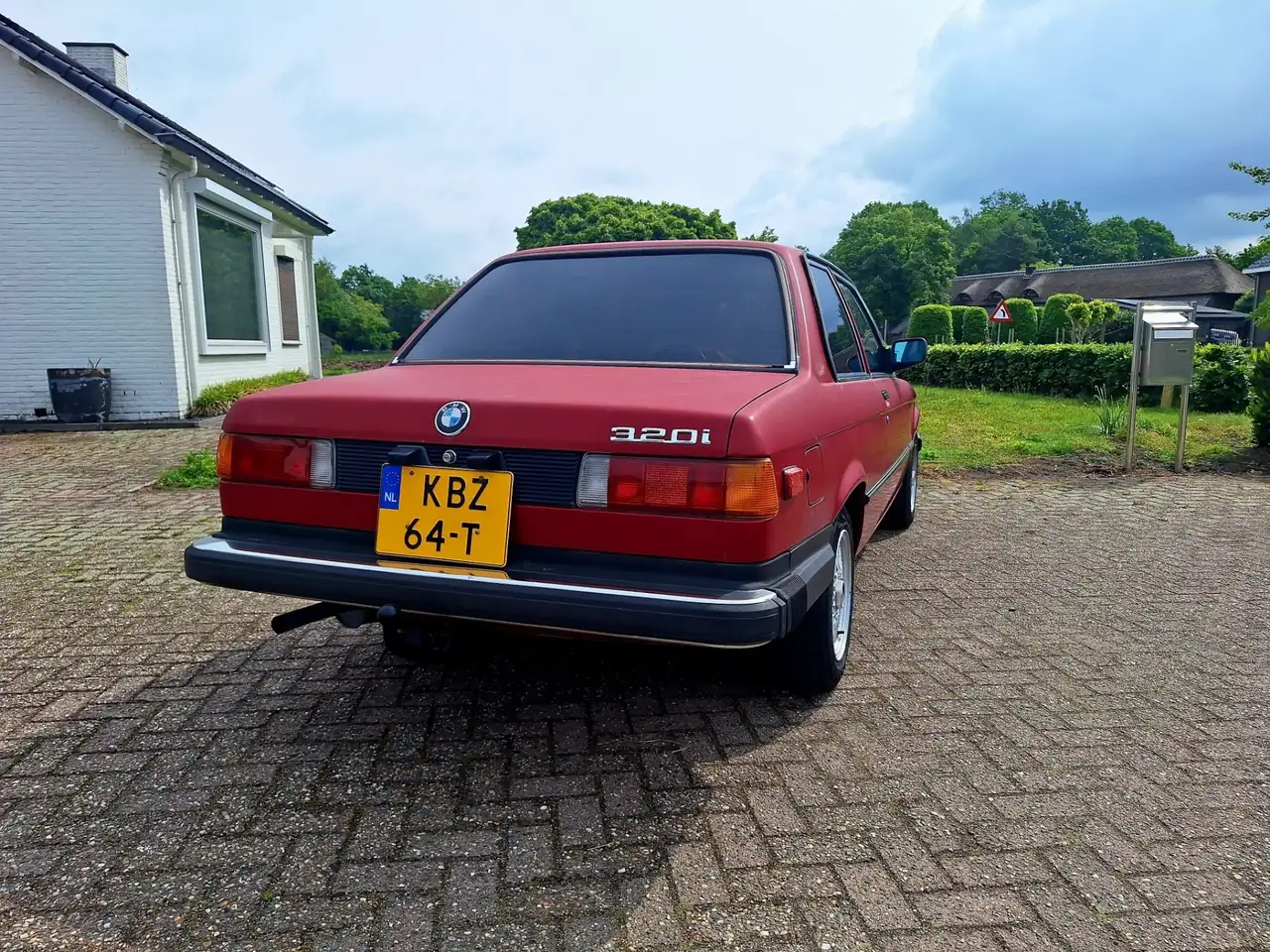 BMW 320i E21, foto 1