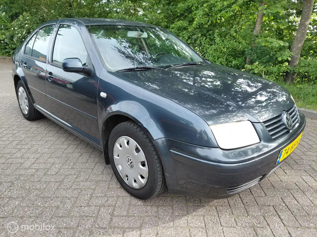 Volkswagen Bora 2001 из Европы — купить под ключ