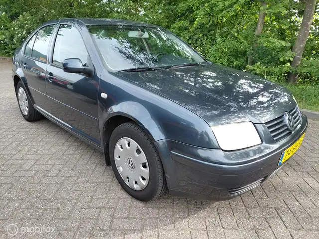 Volkswagen Bora 1.6-16V 105 PK Comfortline Airco - Cruise.