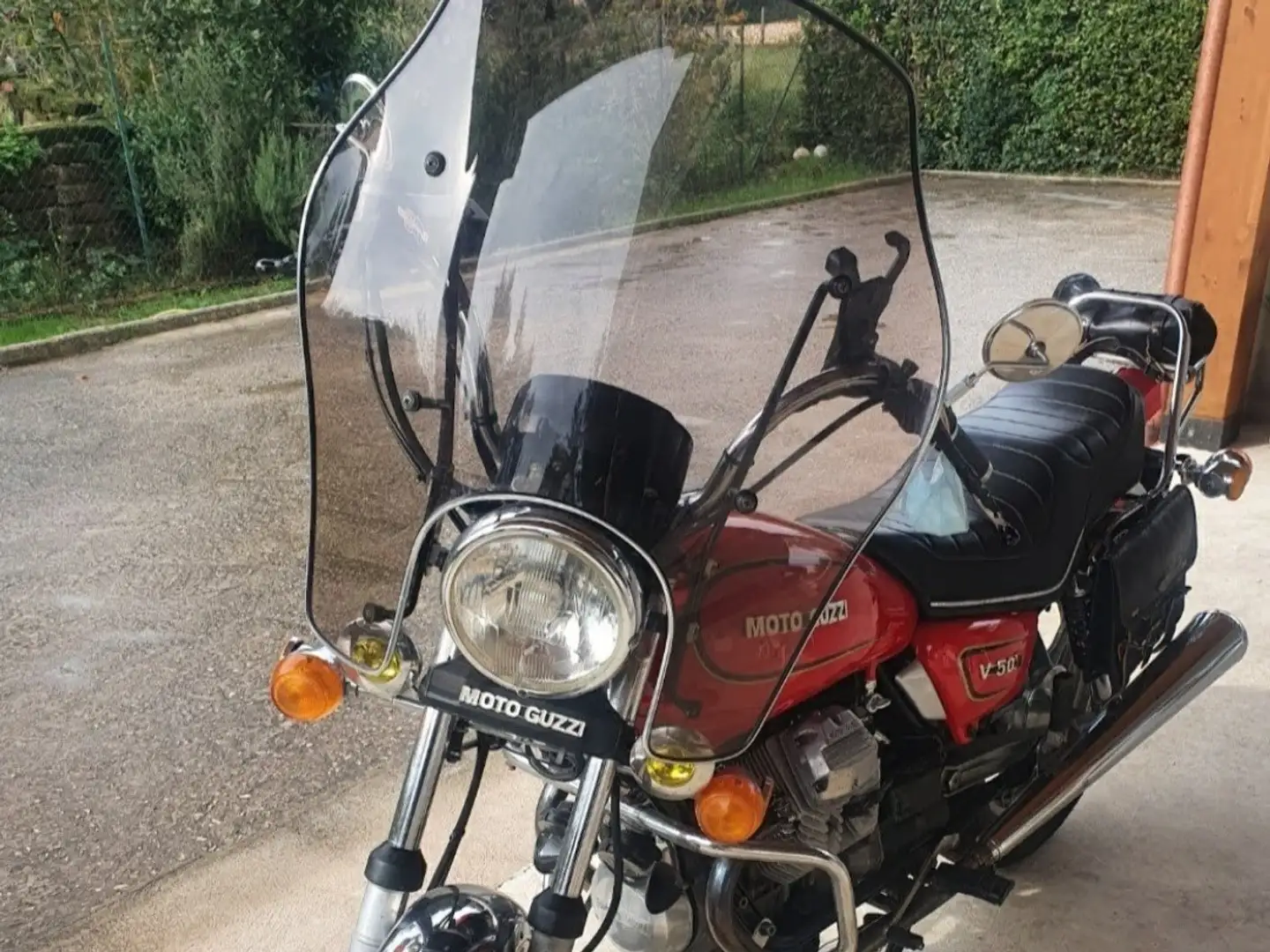 Moto Guzzi V 50 Piros - 2