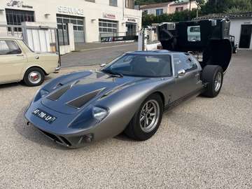 SUPERFORMANCE GT 40